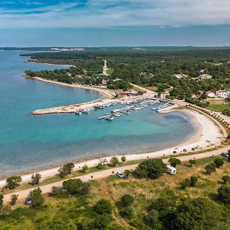 펜션 Rubis With Pool *