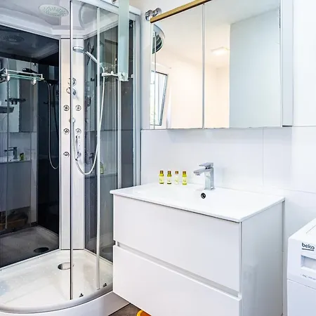 Rubis With Pool Holiday home