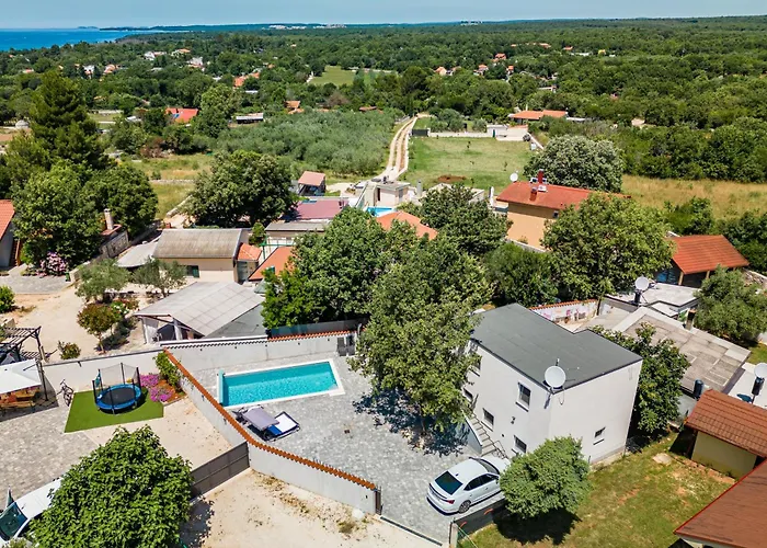 Rubis With Pool 펜션