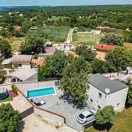 Rubis With Pool Casa vacanze