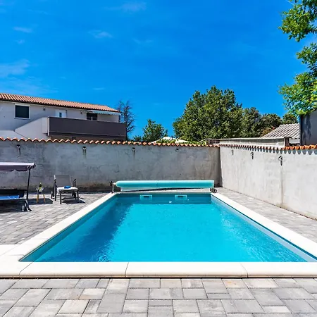 Vakantiehuis Rubis With Pool *
