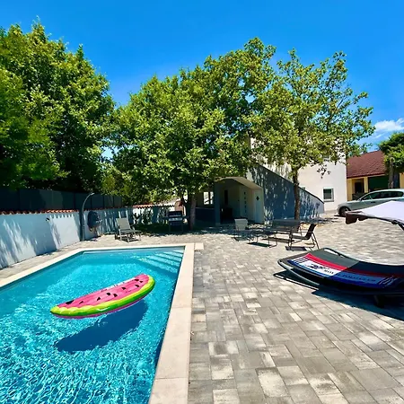 Vakantiehuis Rubis With Pool