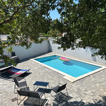 Rubis With Pool Vakantiehuis Peroj